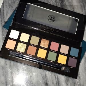 final price NEW AUTHENTIC ABH SUBCULTURE PALETTE